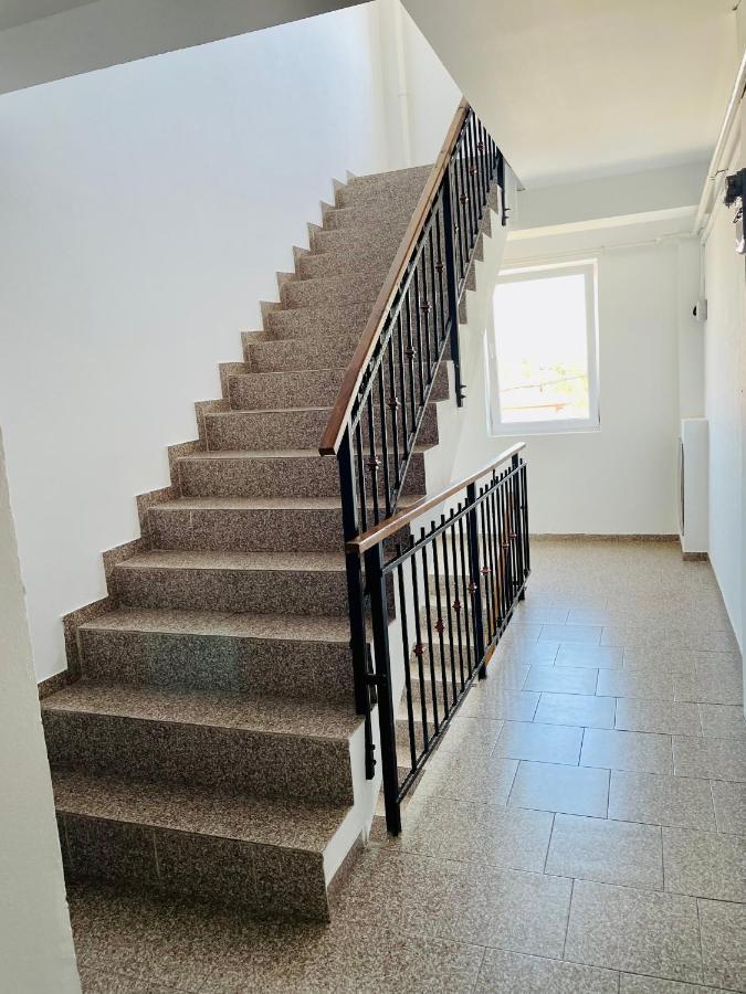 Dream Sury Apartment - Metrou Leonida, Spital Obregia Bukares Bagian luar foto